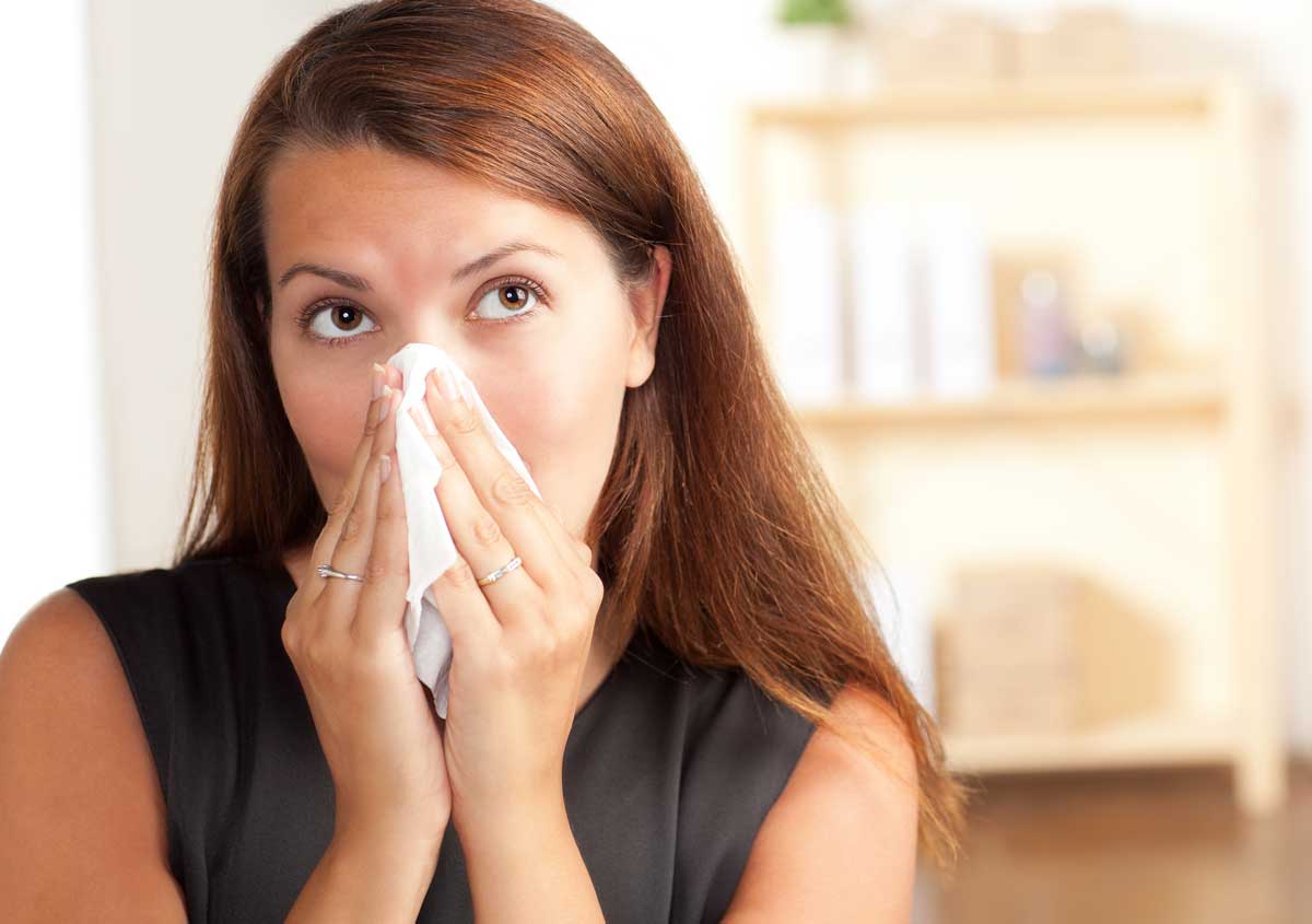 Crystal Lake Allergist explains the symptoms and treatment of a dust allergy for patients in Elgin area